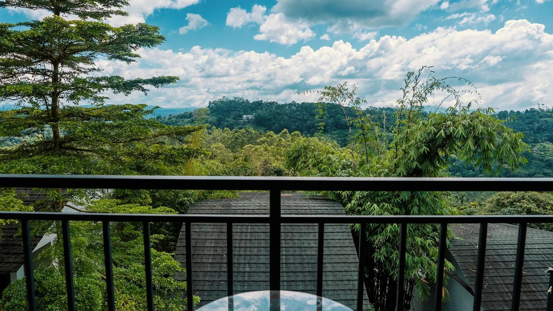Resort The Leaf Munnar Hotel